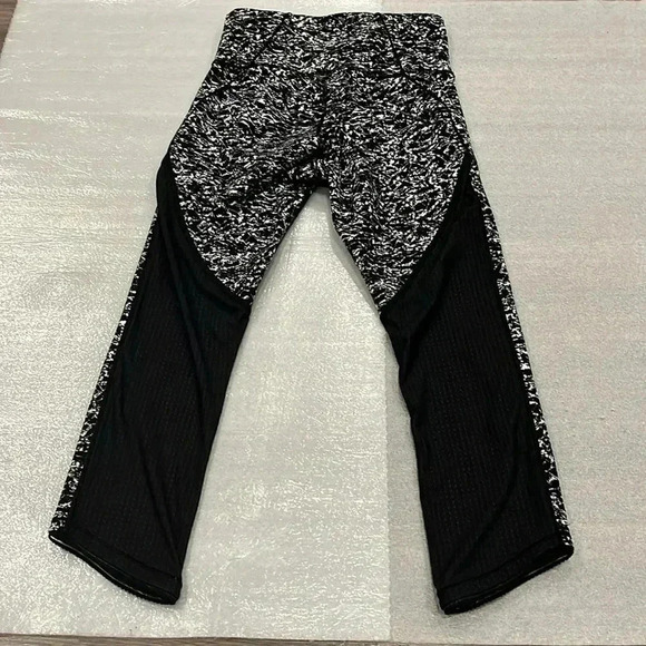 [Sz4] Lululemon  Deep Breath Crop (21" ) Iced Wave White Black-NWOT - Picture 7 of 11